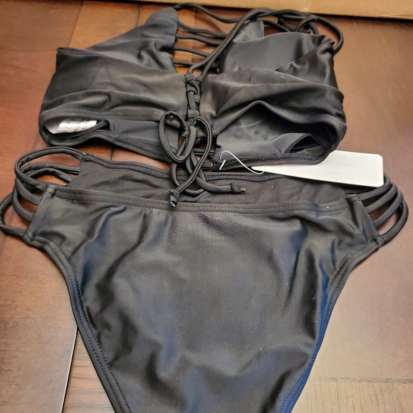 Halter 2-Piece Bikini Bathing Suit Set Sz: Small - Picture 8 of 10